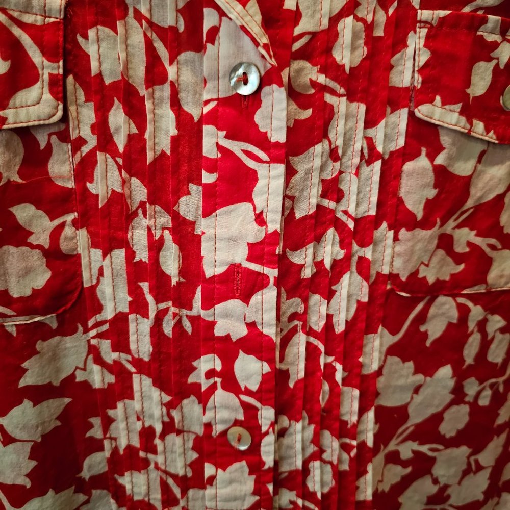 New NWT Chico's Red and White Leaf Blouse - Size 2 (L) - Picture 2 of 5